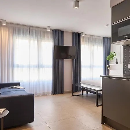 Ξενοδοχείο με διαμερίσματα Ramirez Flats