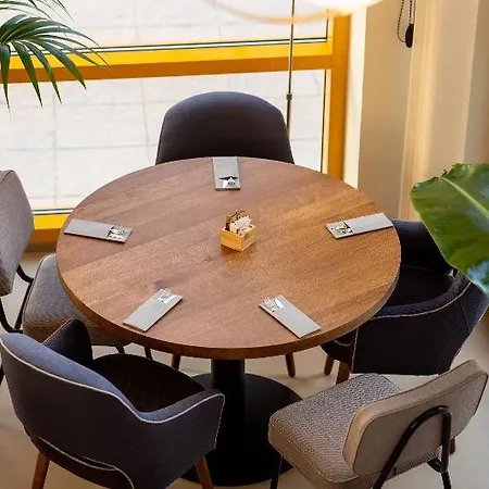 Ramirez Flats Aparthotel 4*