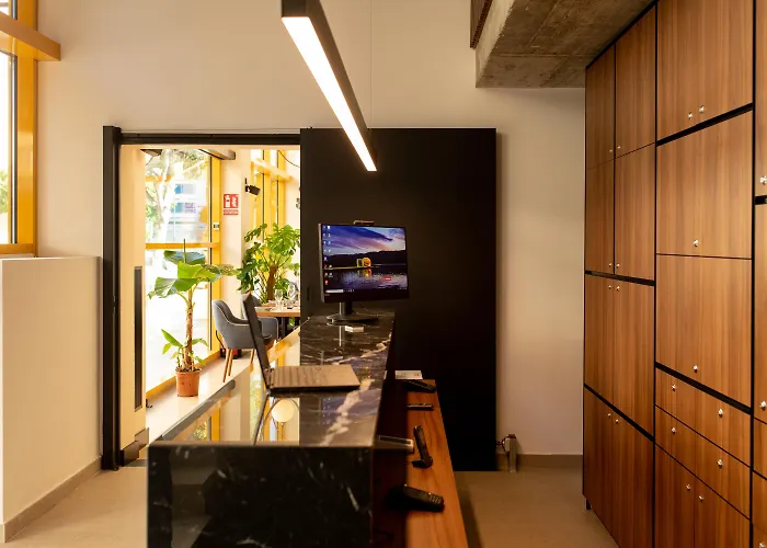 Ramirez Flats Apartmanhotel 4*