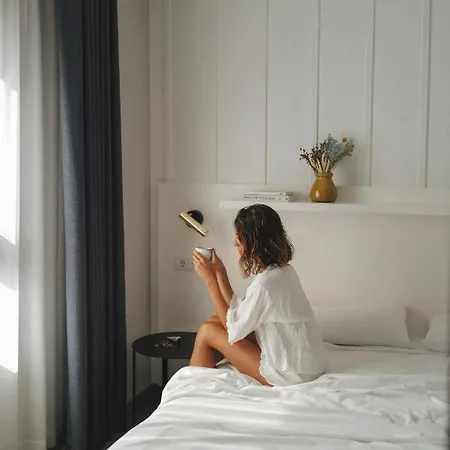 Ramirez Flats Apartahotel 4*